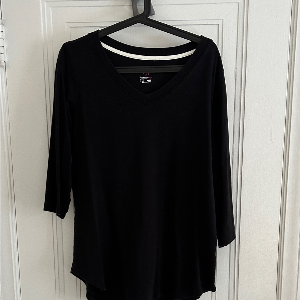 Black V-Neck Women's Top - Classic 3/4 Sleeve